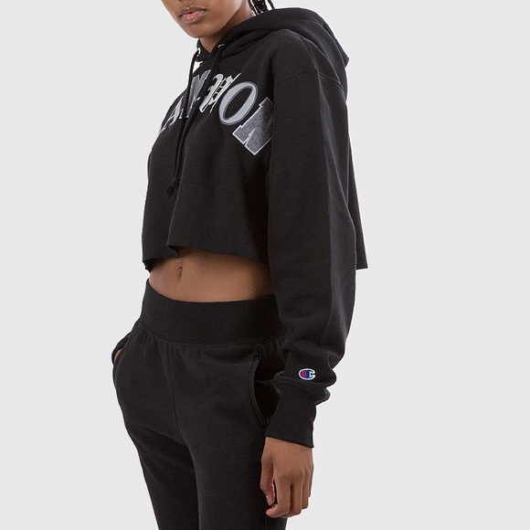 New champion black cropped hoodie graphic - Picture 3 of 9